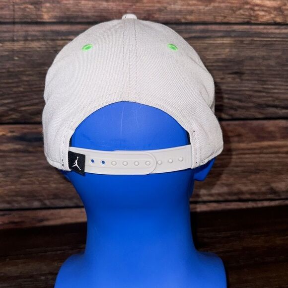 Rare Air Jordan V Sneaker Hat Mist Grey / Poison Green / Light Crimson SnapBack - Picture 4 of 7